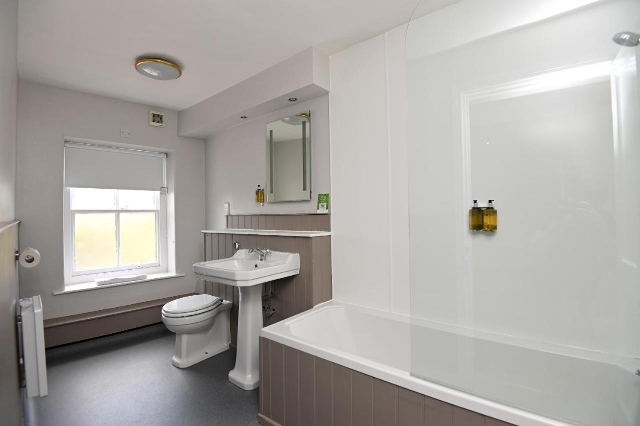 Wheatsheaf, Baslow By Marston'S Inns Экстерьер фото